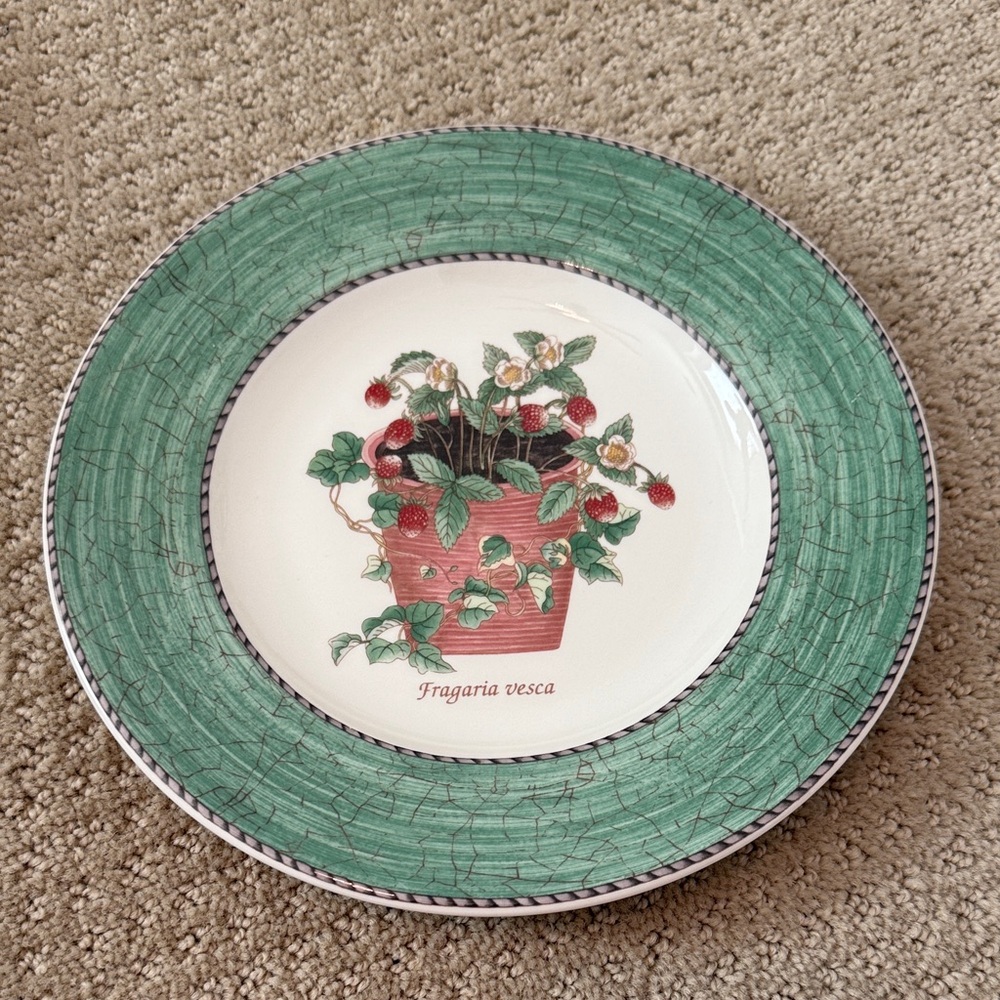Wedgwood Sarah’s Garden Green Small Plate